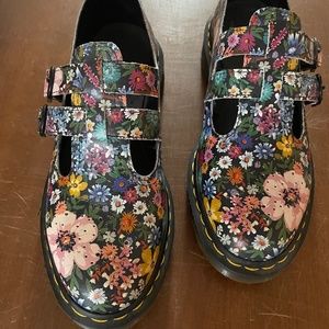 Dr. Martens Black Floral 8065 Wanderlust Leather Mary Jane Flats US Women 8